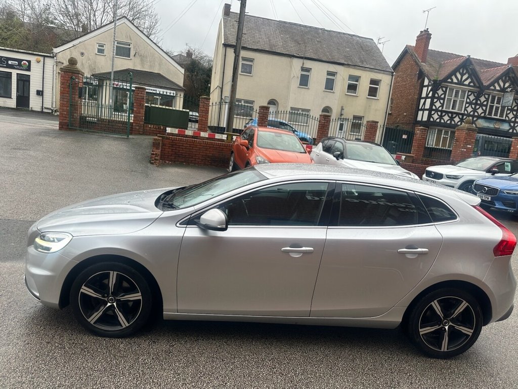 Used Volvo V40 2018 for sale - 76711443: Photo 46