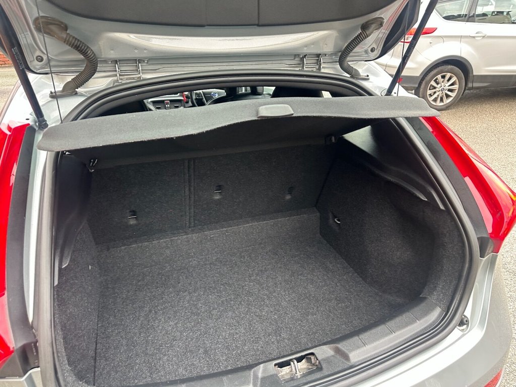 Used Volvo V40 2016 for sale - 77263243: Photo 41