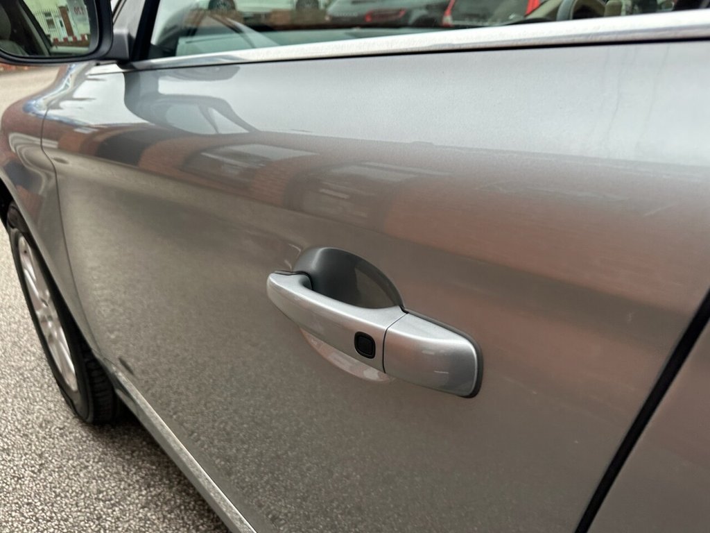 Used Volvo XC60 2015 for sale - 77588380: Photo 14