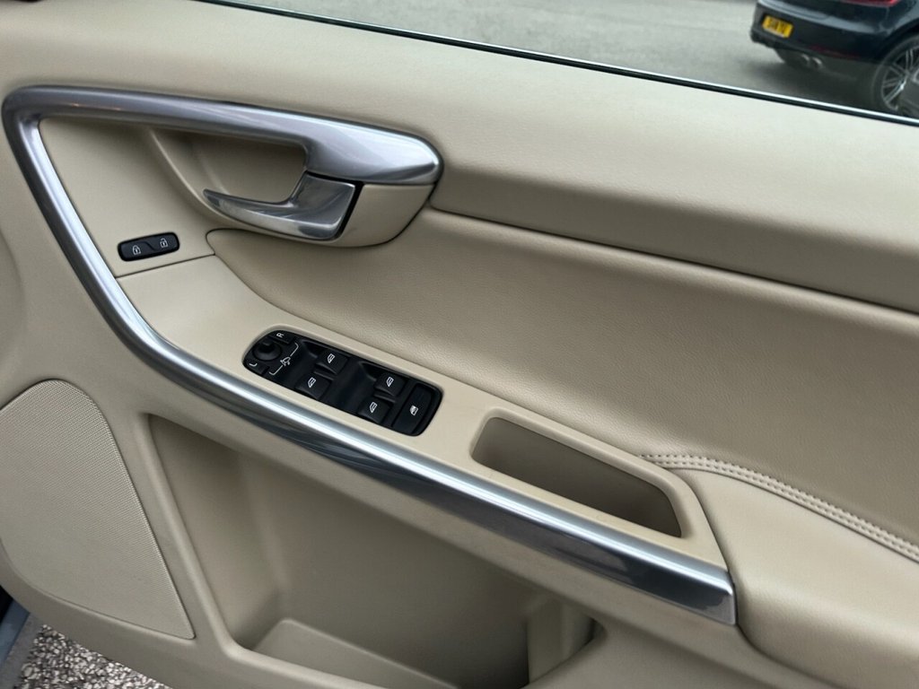 Used Volvo XC60 2015 for sale - 77588380: Photo 33