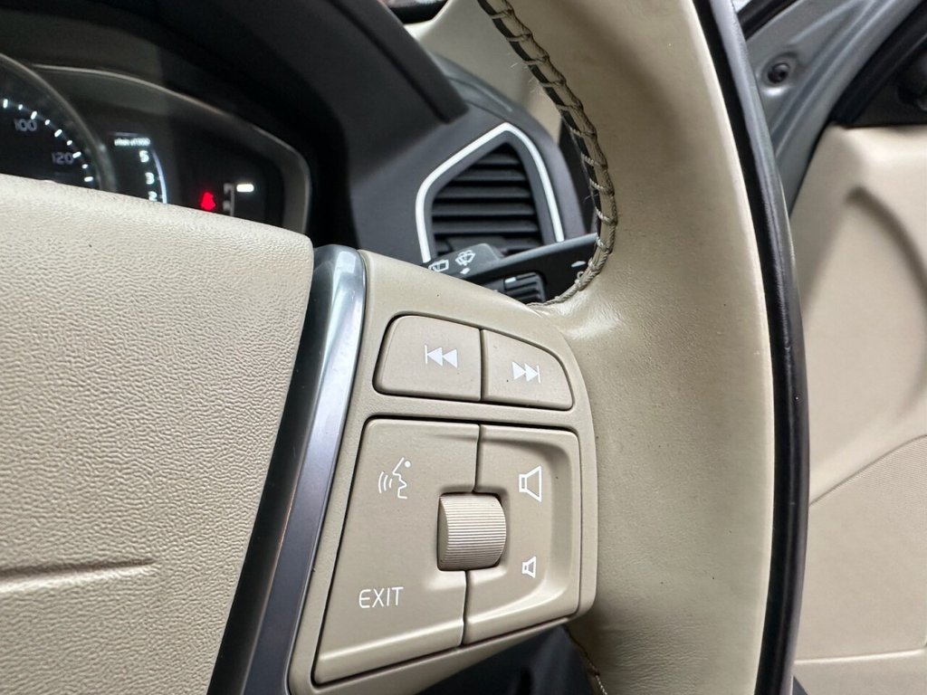 Used Volvo XC60 2015 for sale - 77588380: Photo 41