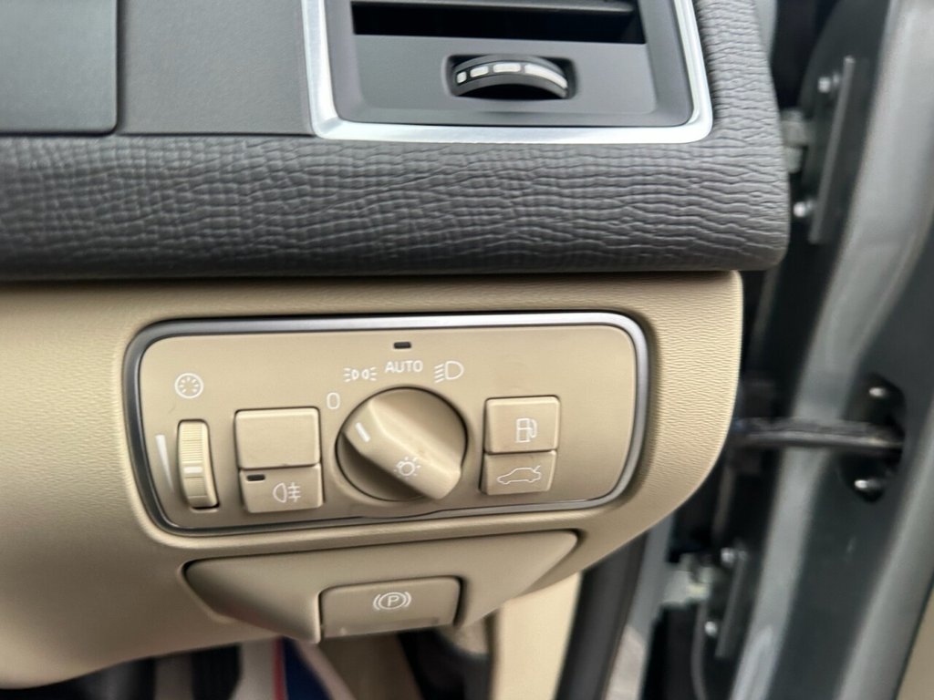 Used Volvo XC60 2015 for sale - 77588380: Photo 44