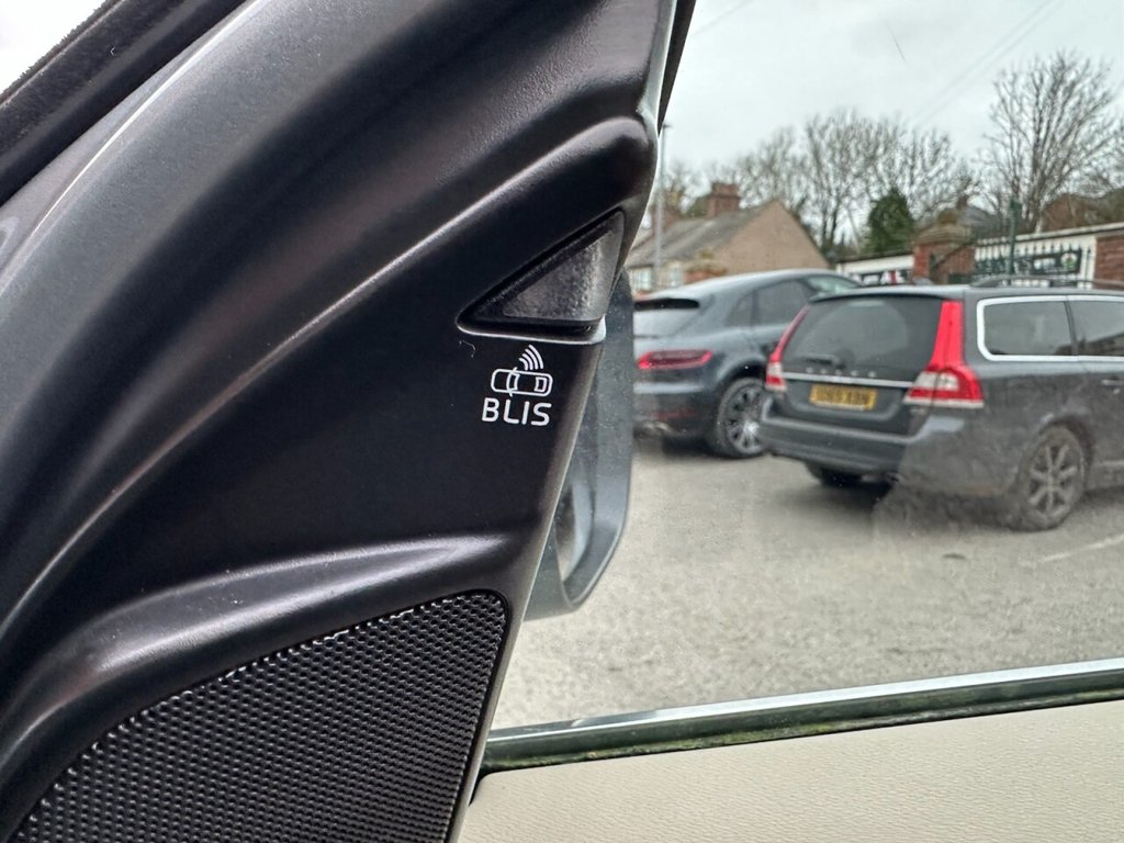 Used Volvo XC60 2015 for sale - 77588380: Photo 45