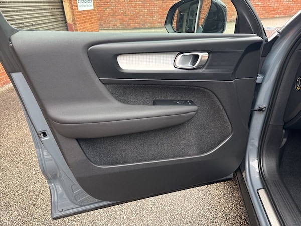 Used Volvo XC40 2022 for sale - 75665836: Photo 39