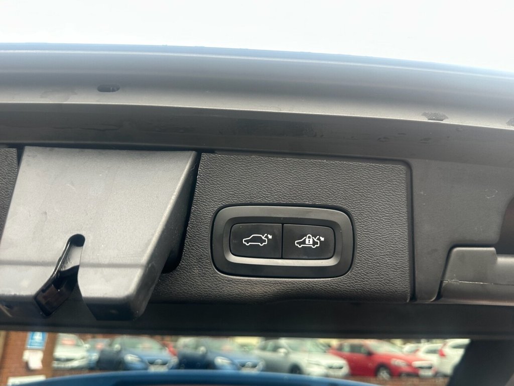 Used Volvo XC60 2017 for sale - 77708745: Photo 30