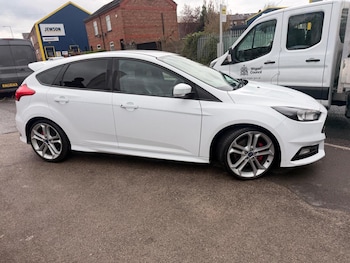 Used Ford Focus 2016 for sale - 78250102: Photo