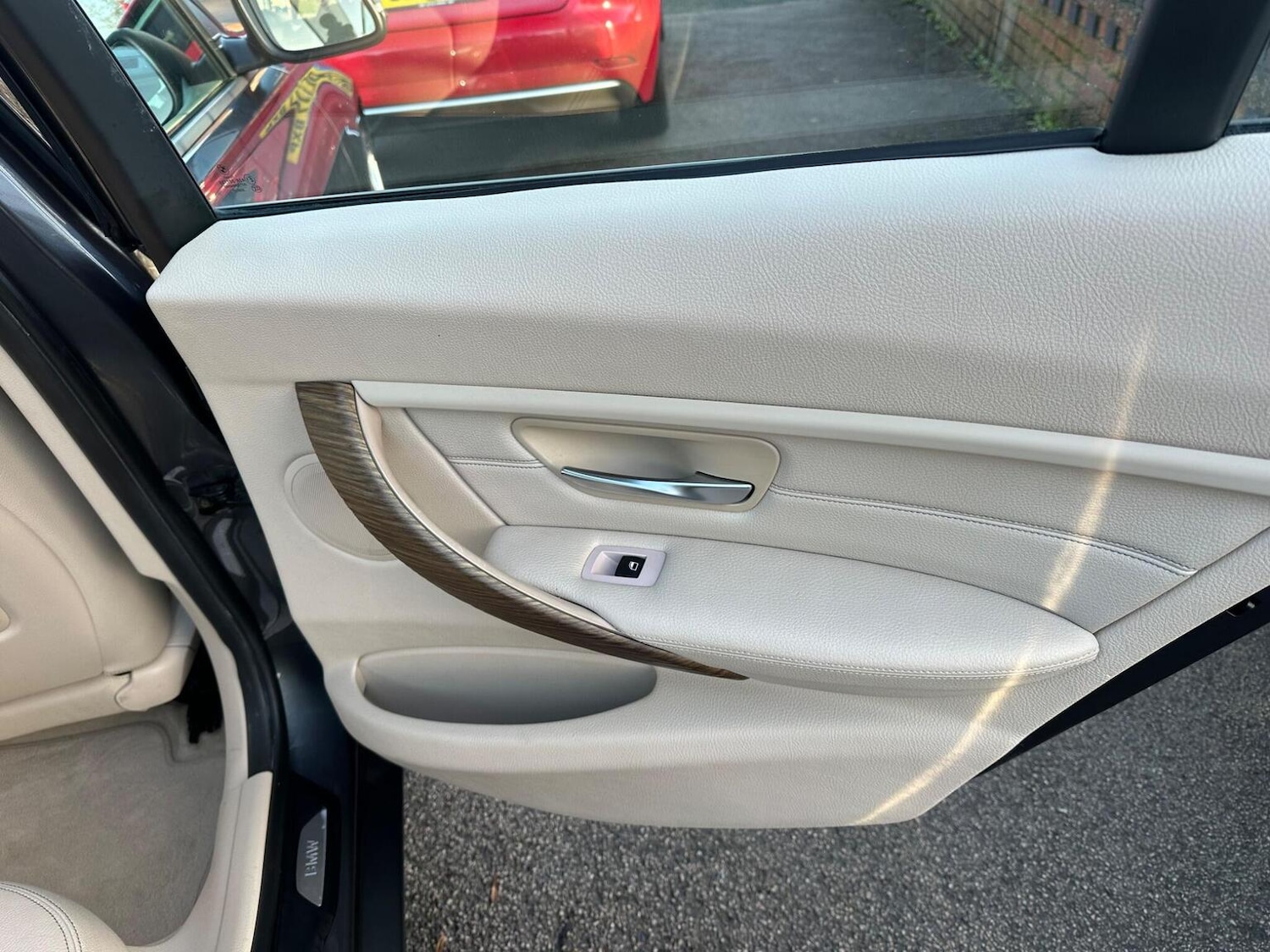 Used BMW 3 Series 2012 for sale - 77357357: Photo 23