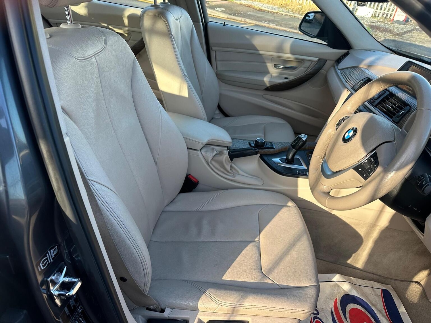 Used BMW 3 Series 2012 for sale - 77357357: Photo 27