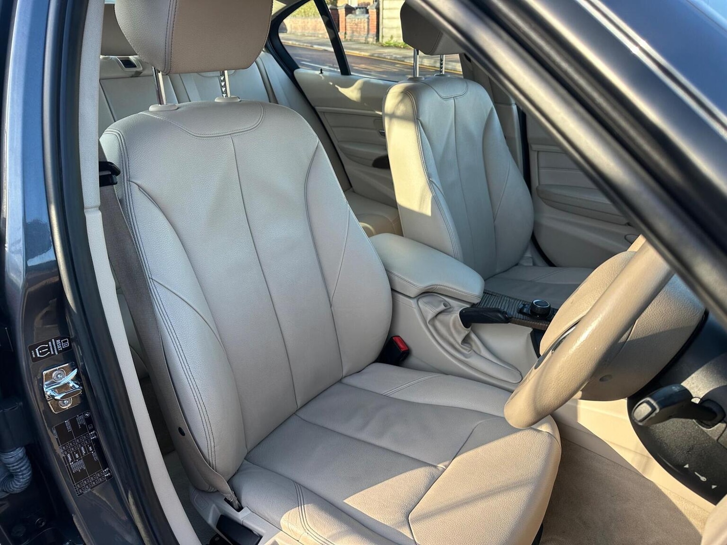 Used BMW 3 Series 2012 for sale - 77357357: Photo 29