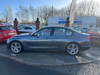 Used BMW 3 Series 2012 for sale - 77357357: Photo