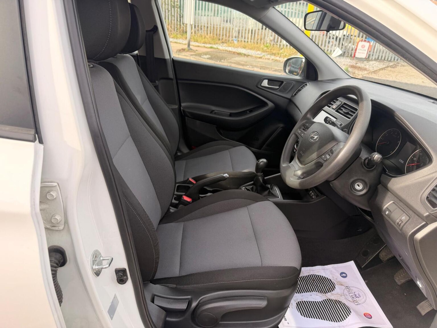 Used Hyundai i20 2019 for sale - 77572892: Photo 20