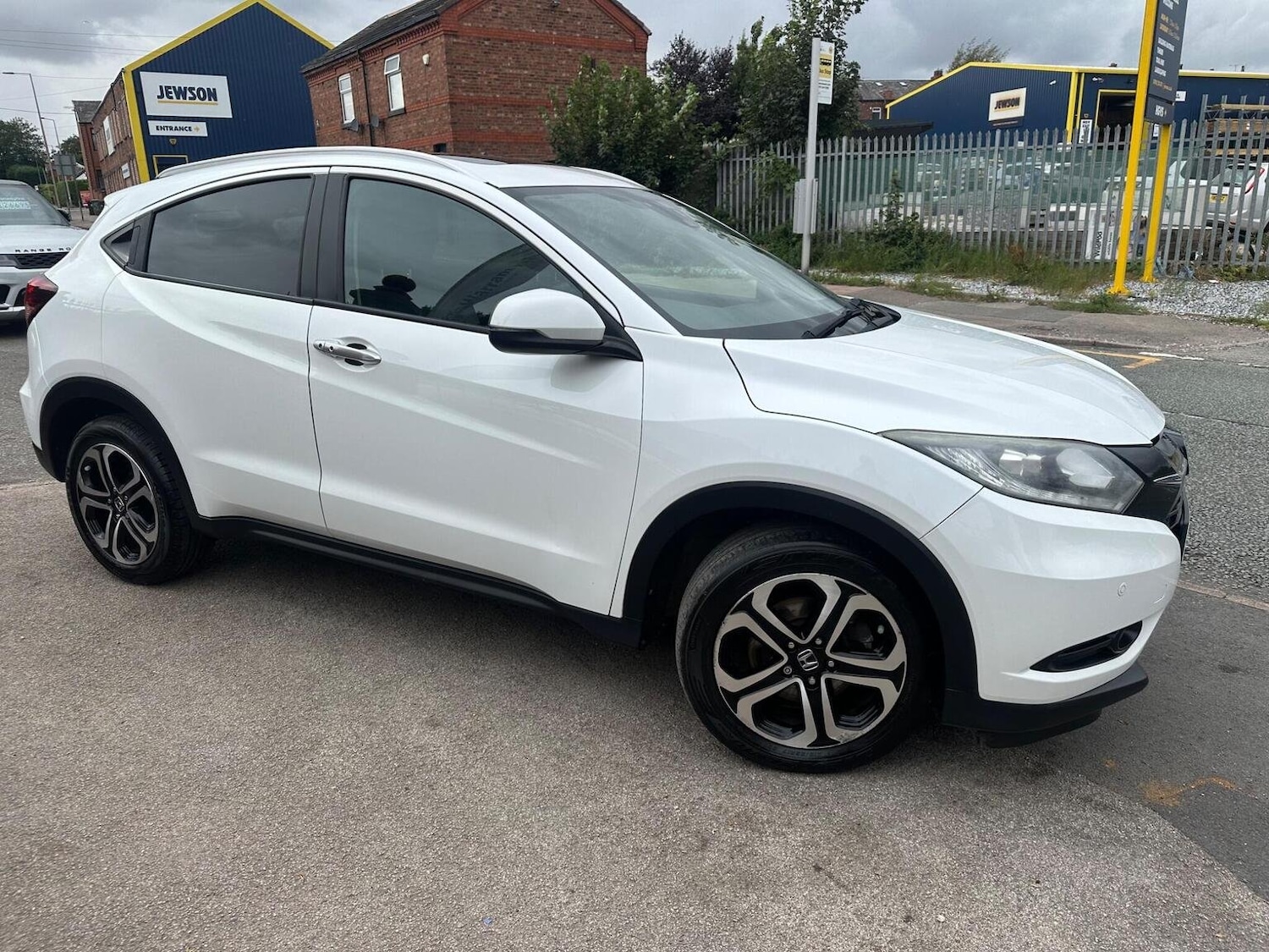 Used Honda HR-V 2016 for sale - 76817995: Photo 6
