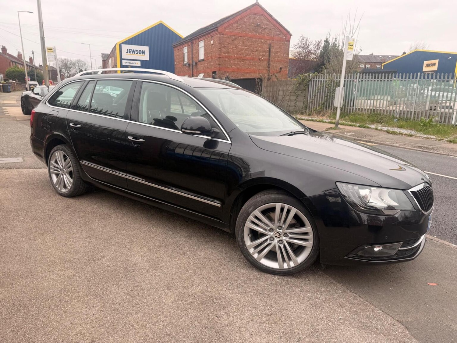 Used Skoda Superb 2014 for sale - 78070582: Photo 2