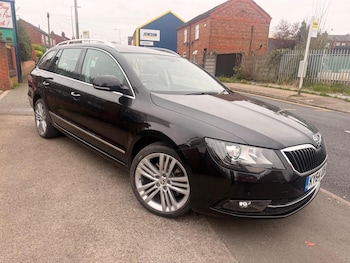 Used Skoda Superb 2014 for sale - 78070582: Photo