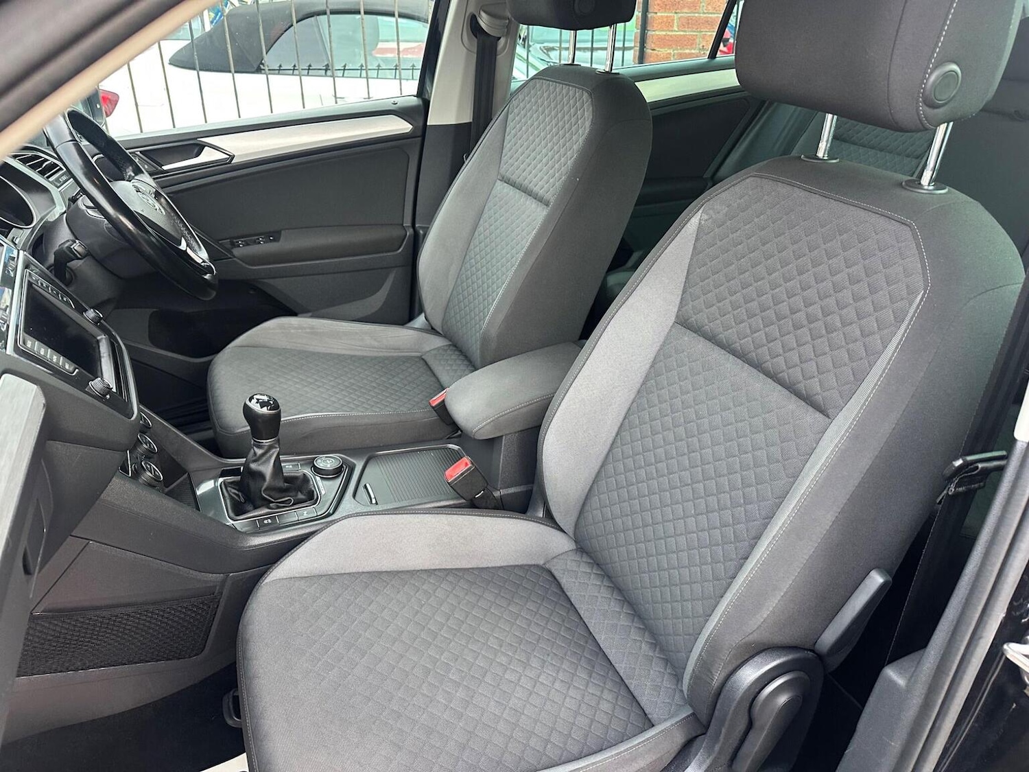 Used Volkswagen Tiguan 2017 for sale - 76817983: Photo 10