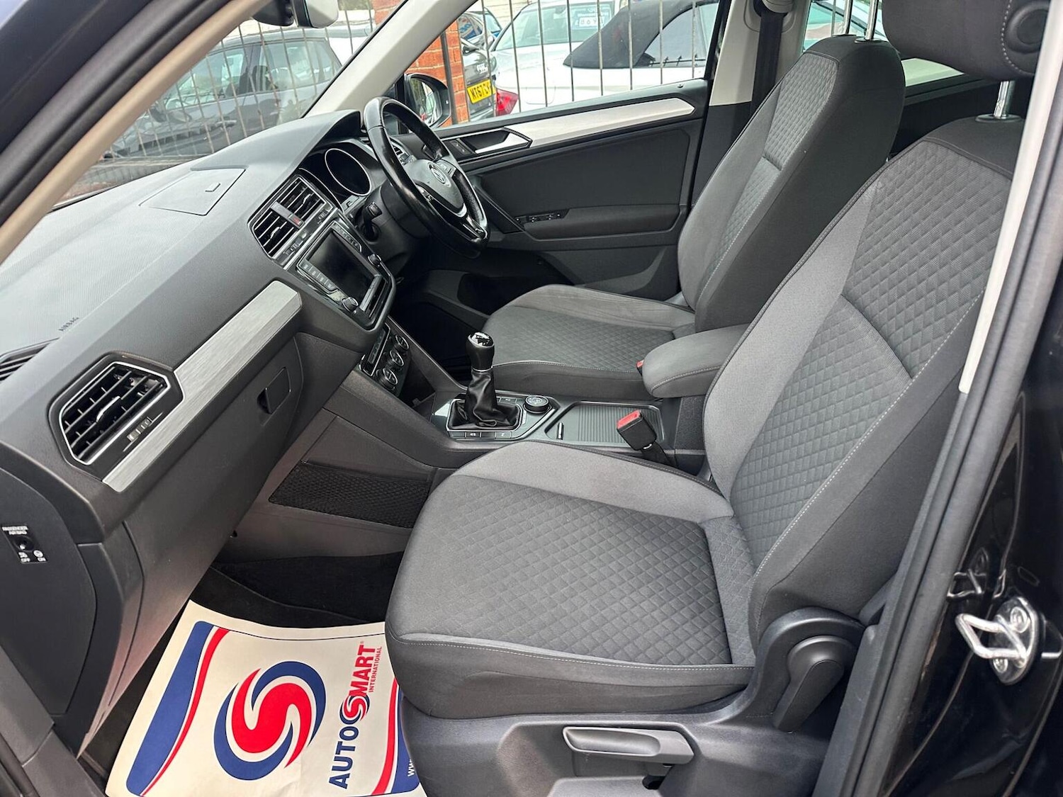 Used Volkswagen Tiguan 2017 for sale - 76817983: Photo 9