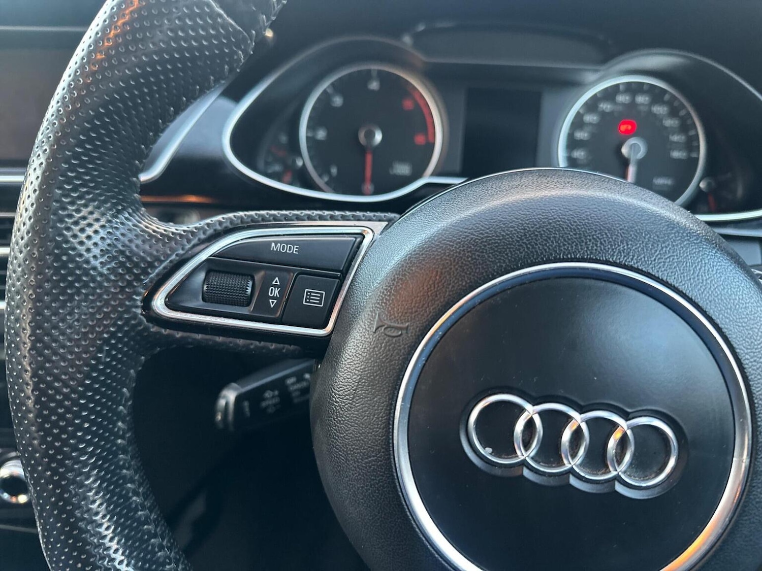 Used Audi A4 2014 for sale - 77173155: Photo 22