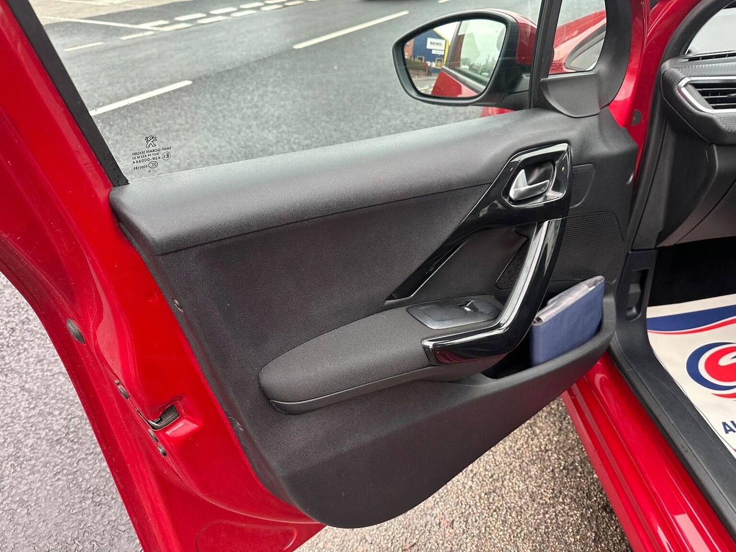 Used Peugeot 208 2016 for sale - 77118628: Photo 16