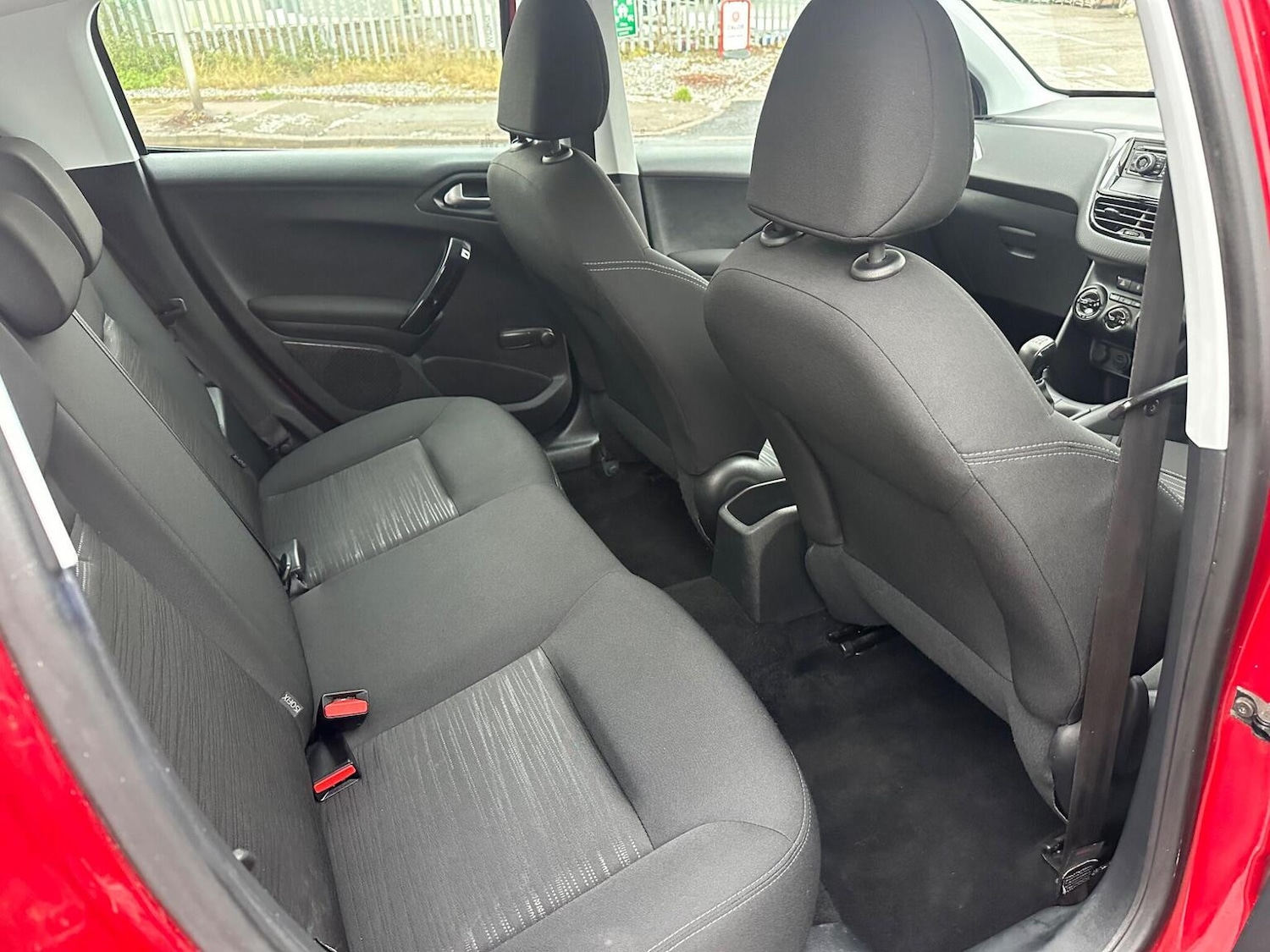 Used Peugeot 208 2016 for sale - 77118628: Photo 19