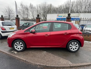 Used Peugeot 208 2016 for sale - 77118628: Photo