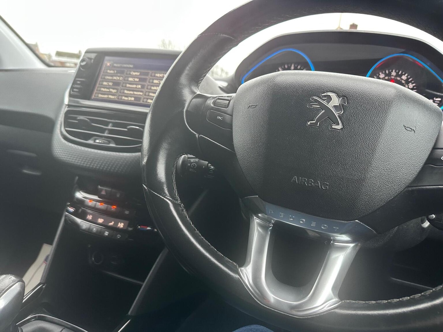 Used Peugeot 2008 2016 for sale - 76982716: Photo 28