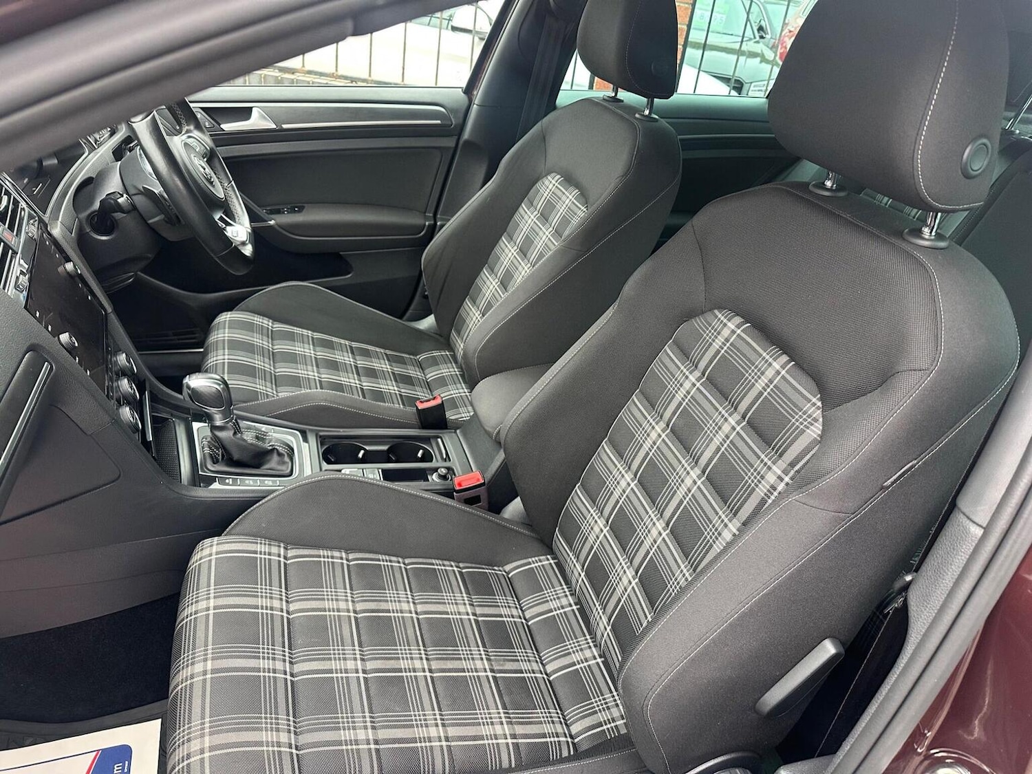 Used Volkswagen Golf 2017 for sale - 77303800: Photo 18