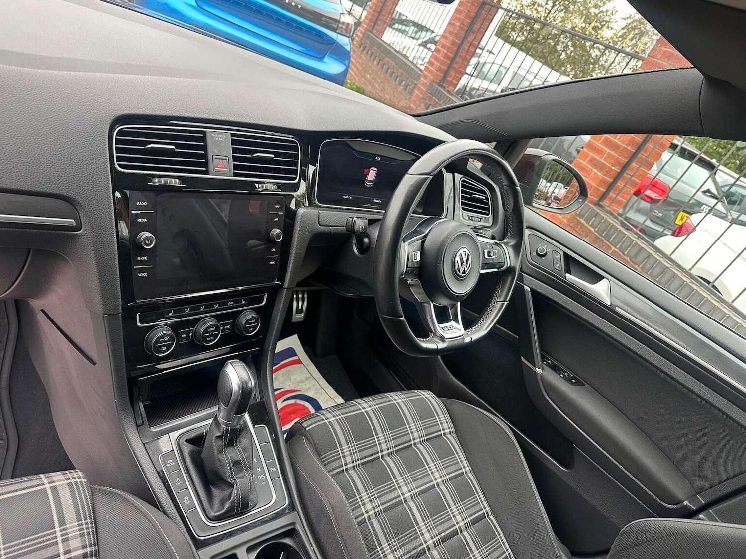 Used Volkswagen Golf 2017 for sale - 77303800: Photo 19