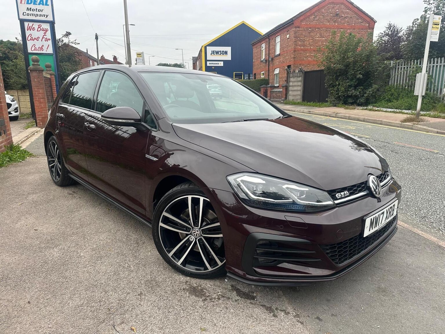 Used Volkswagen Golf 2017 for sale - 77303800: Photo 2