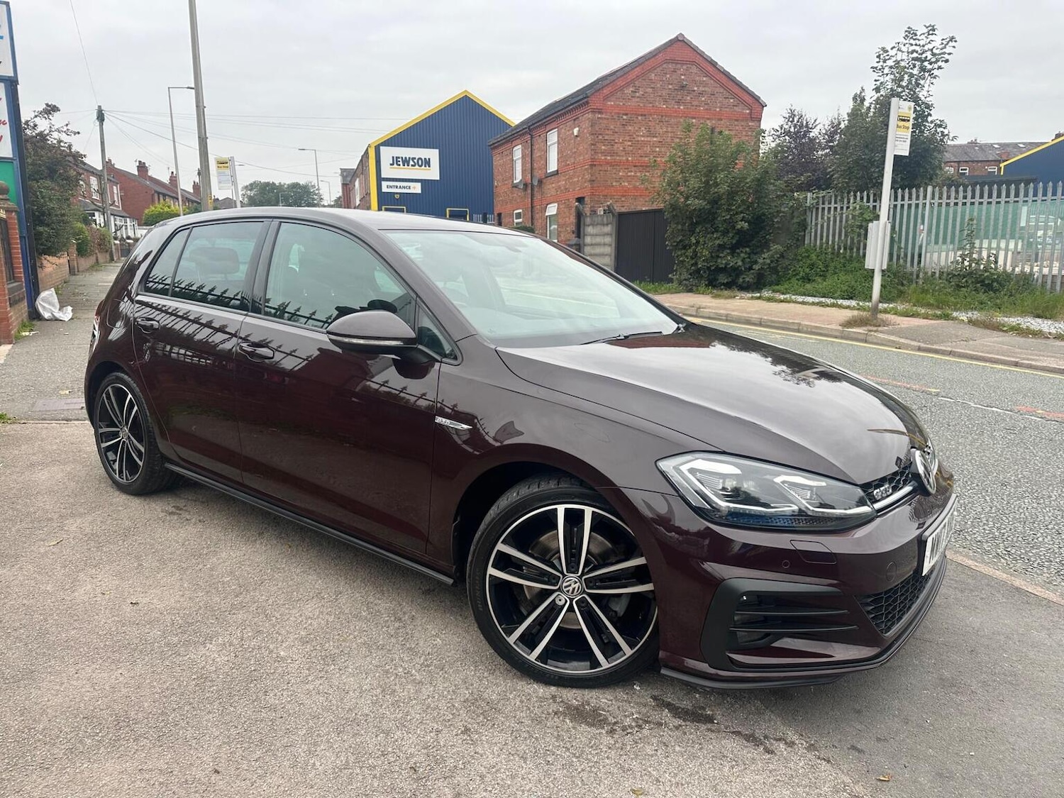 Used Volkswagen Golf 2017 for sale - 77303800: Photo 3