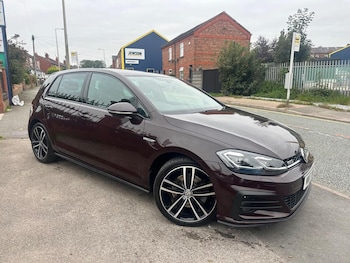 Used Volkswagen Golf 2017 for sale - 77303800: Photo