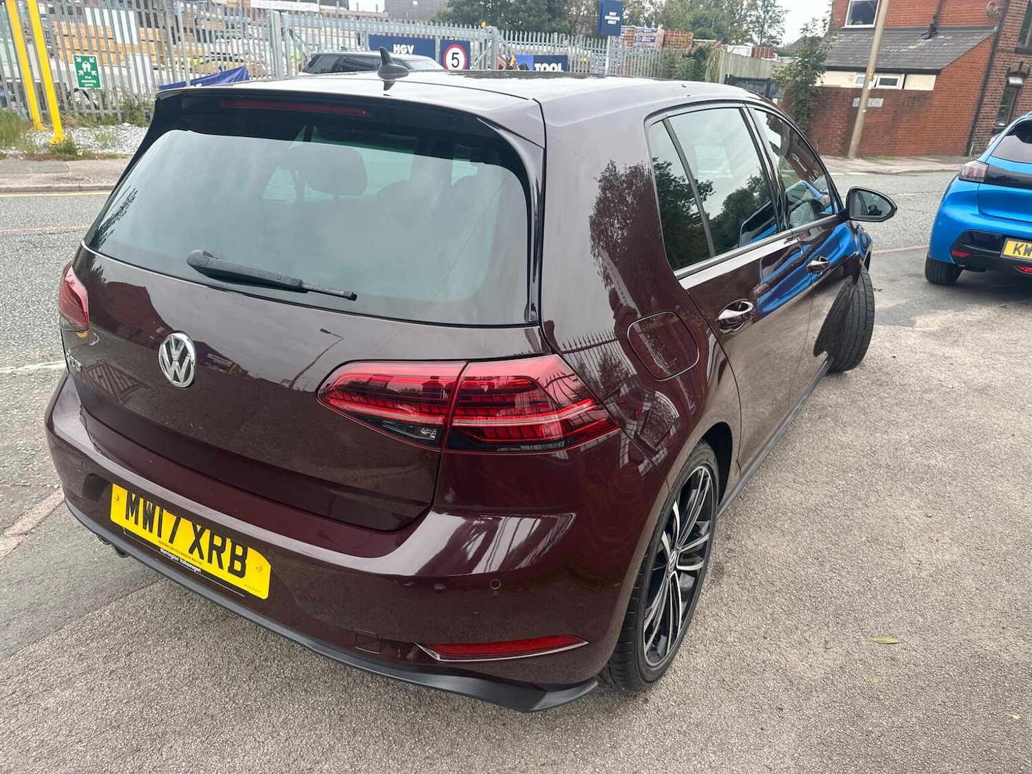 Used Volkswagen Golf 2017 for sale - 77303800: Photo 4