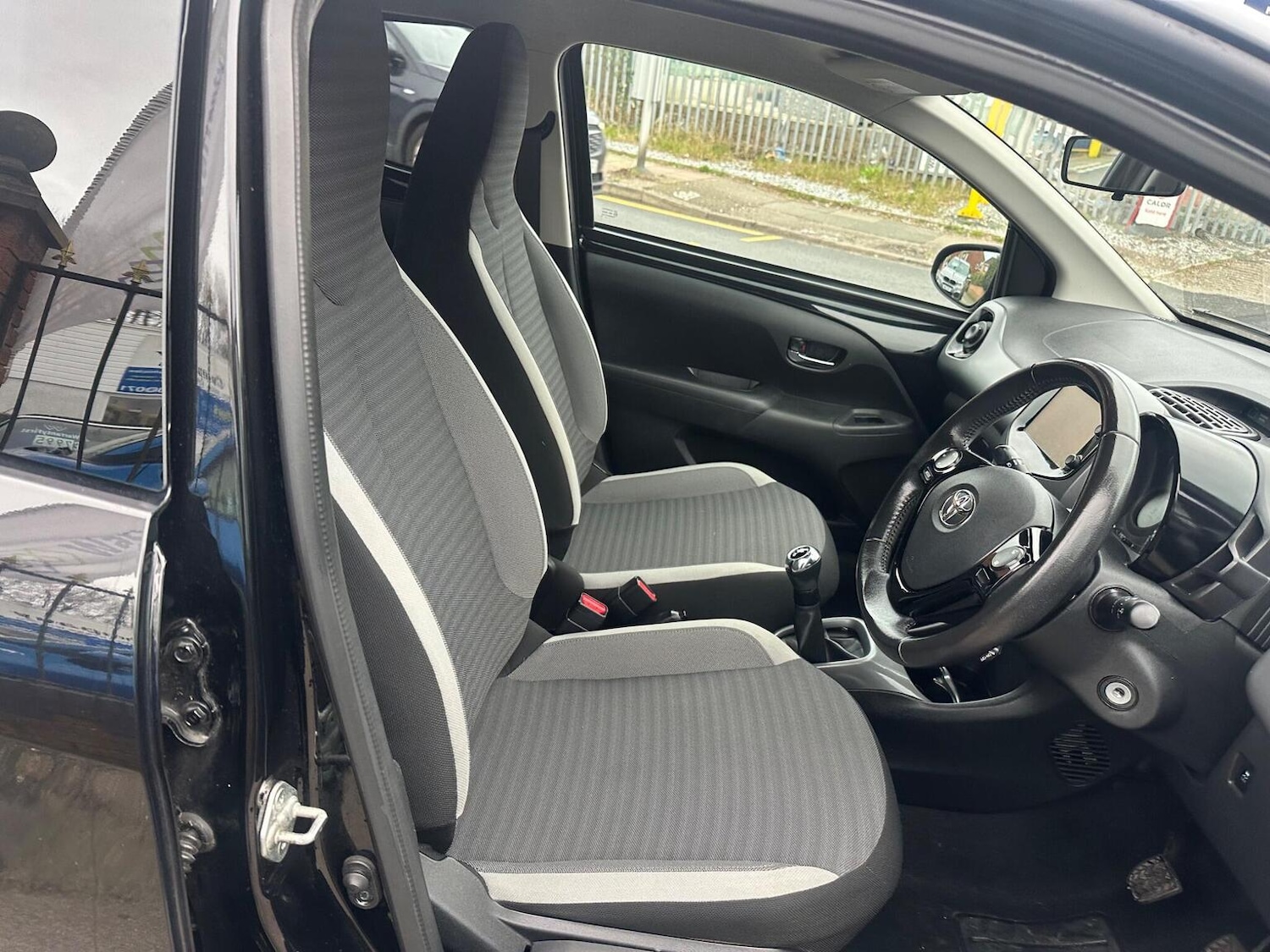 Used Toyota AYGO 2018 for sale - 77668530: Photo 17