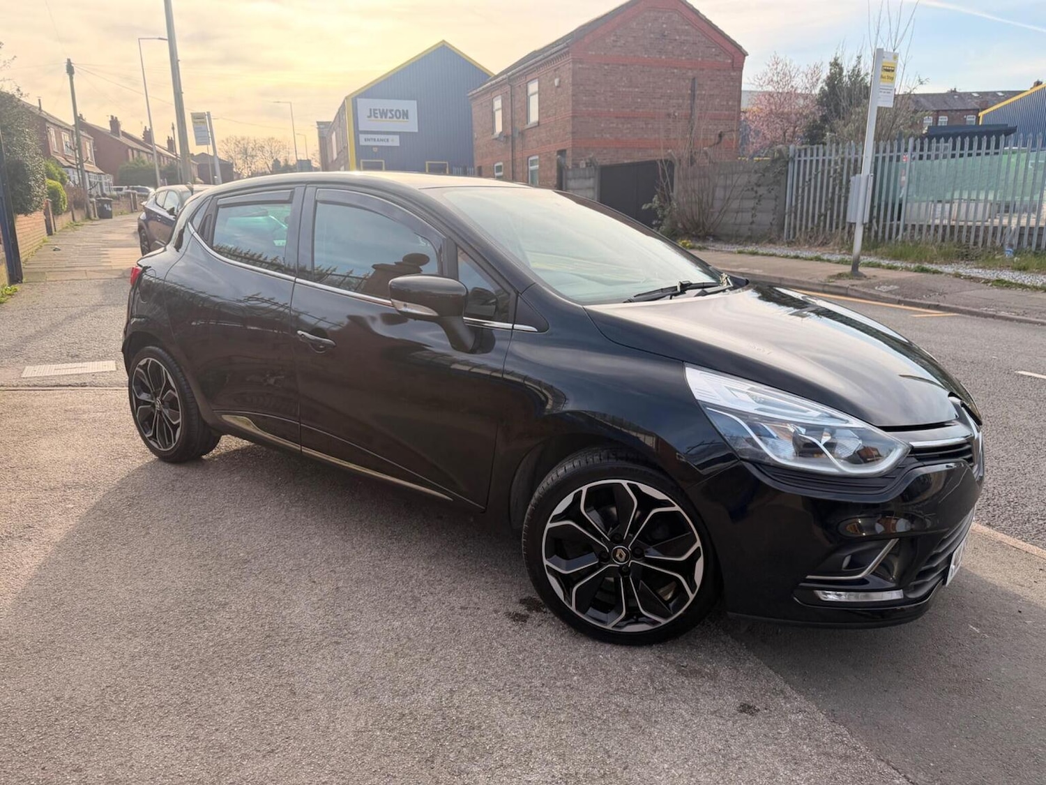 Used Renault Clio 2019 for sale - 77938228: Photo 3