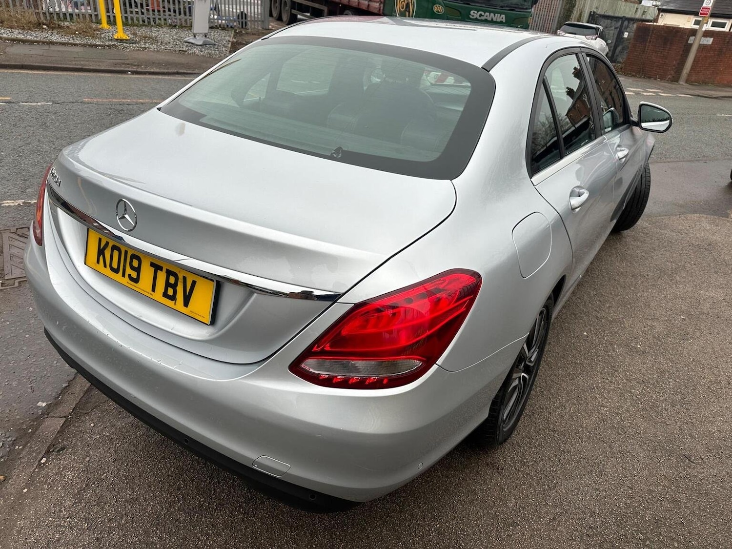 Used Mercedes-Benz C Class 2019 for sale - 76817984: Photo 2