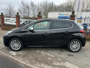 Used Peugeot 208 2018 for sale - 77038934: Photo
