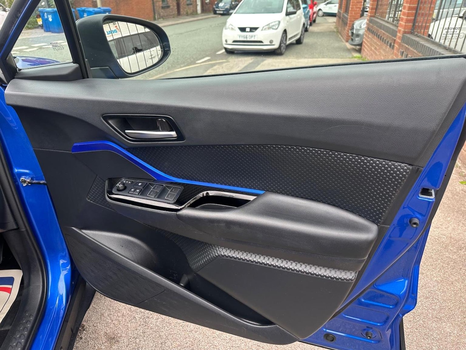 Used Toyota C-HR 2020 for sale - 76817979: Photo 30