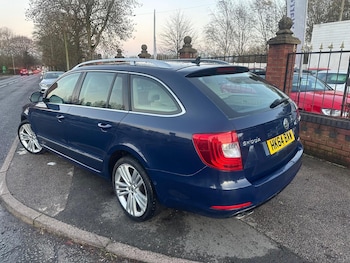 Used Skoda Superb 2014 for sale - 76818021: Photo
