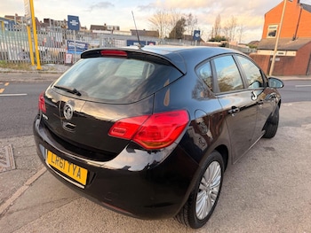 Used Vauxhall Astra 2011 for sale - 77668480: Photo