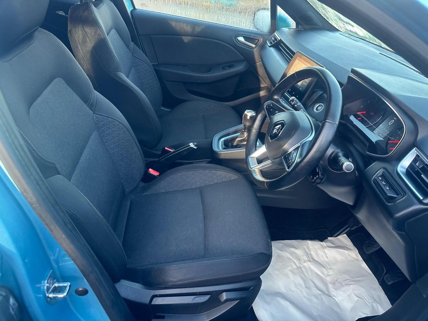 Used Renault Clio 2020 for sale - 76817982: Photo 15