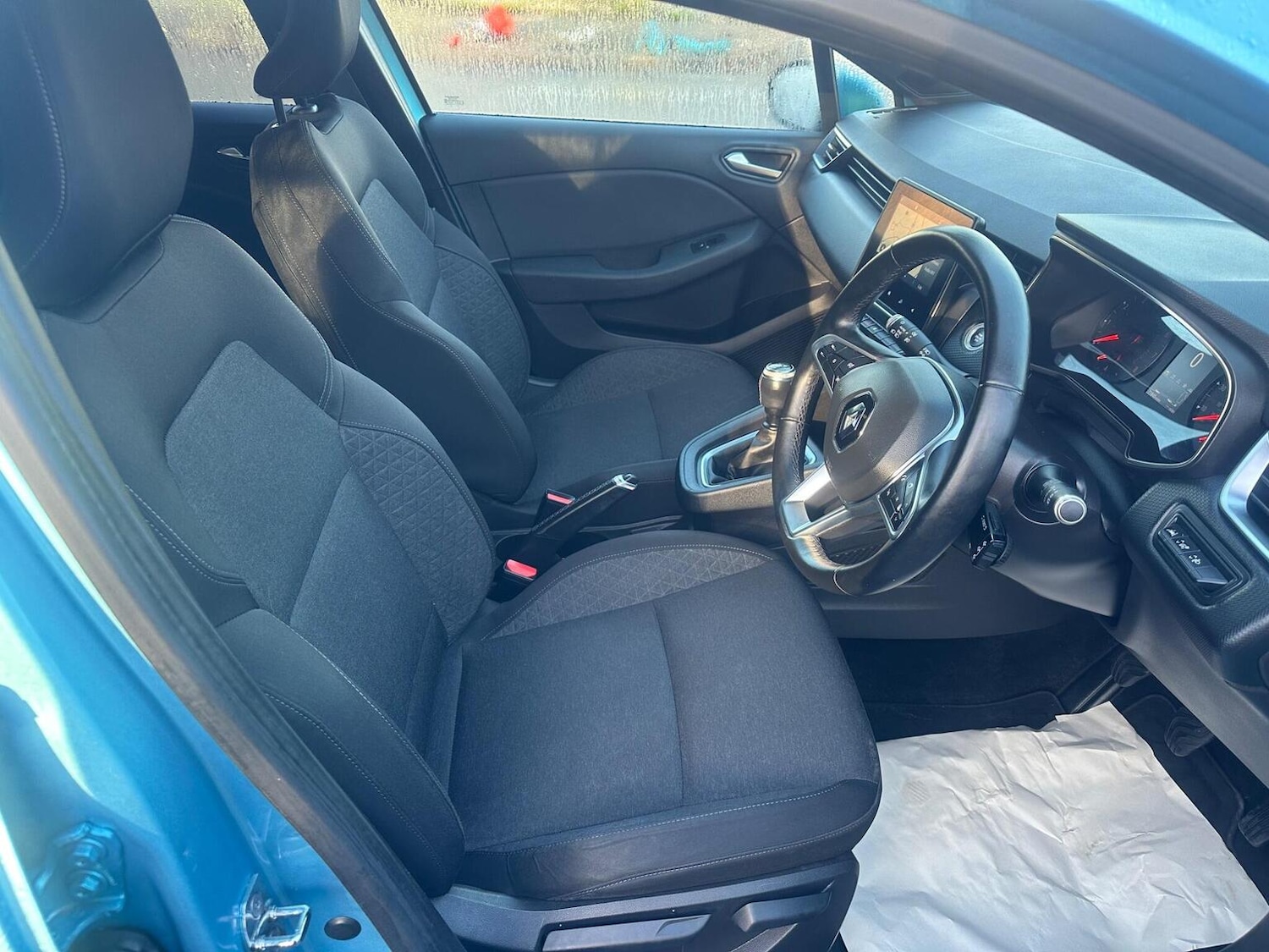 Used Renault Clio 2020 for sale - 76817982: Photo 16