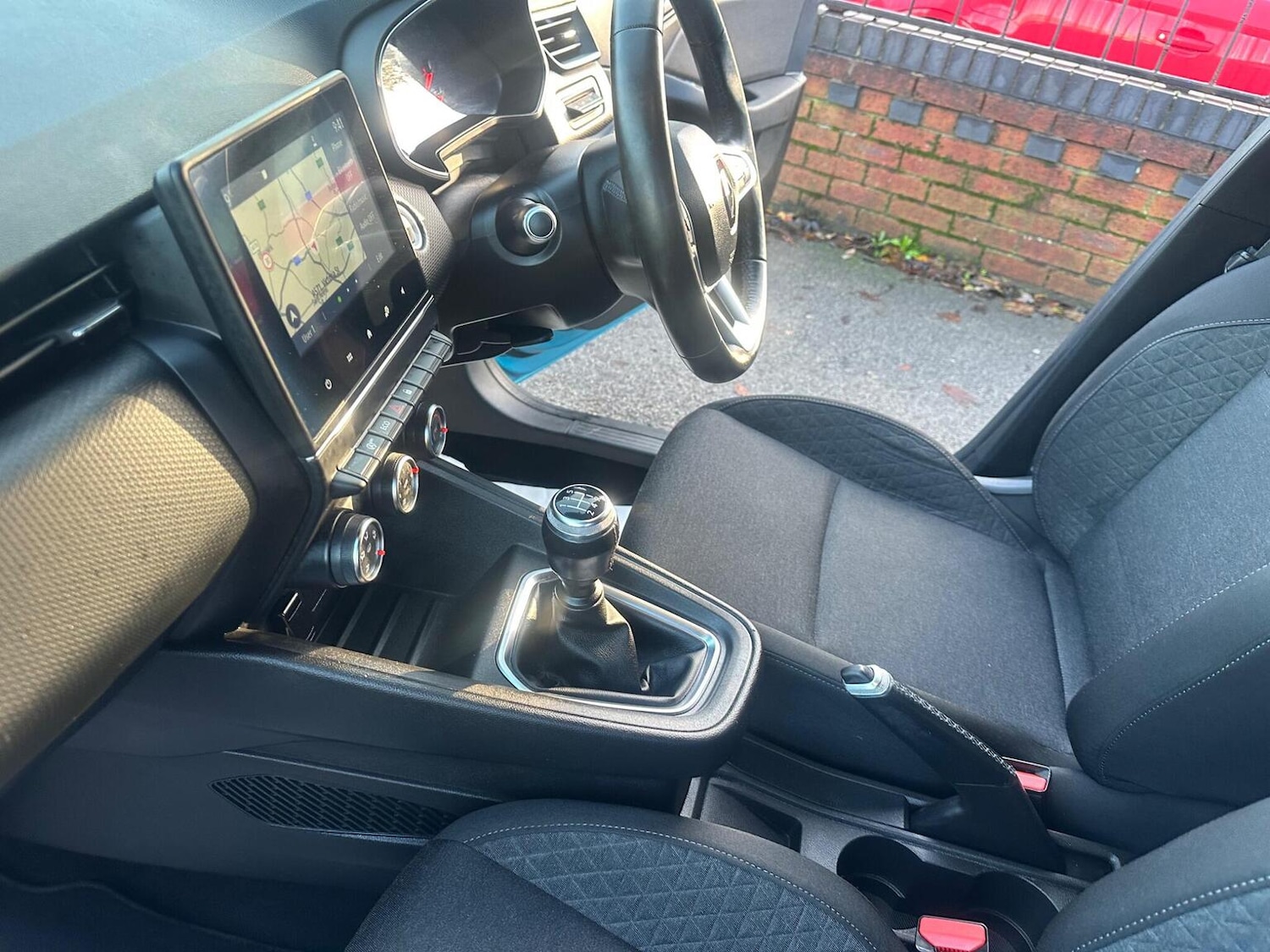 Used Renault Clio 2020 for sale - 76817982: Photo 24