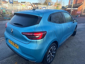 Used Renault Clio 2020 for sale - 76817982: Photo