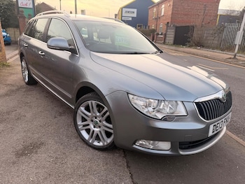 Used Skoda Superb 2013 for sale - 77572902: Photo