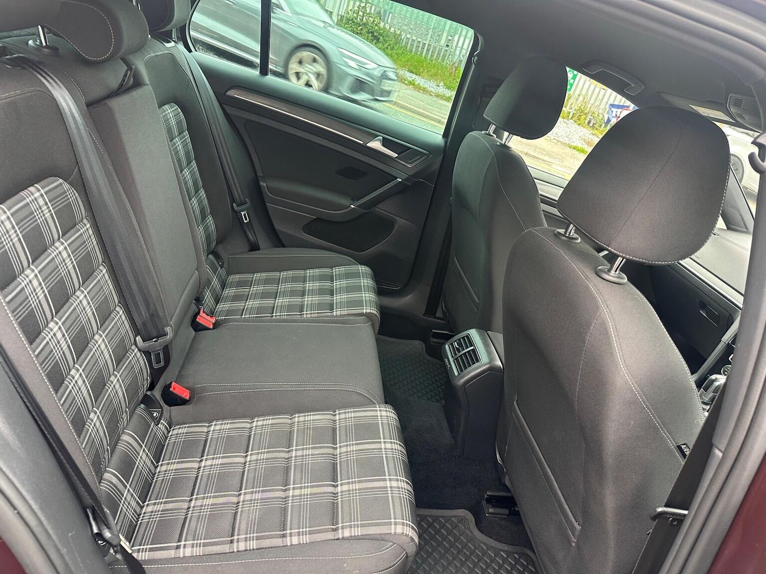 Used Volkswagen Golf 2017 for sale - 76818014: Photo 24