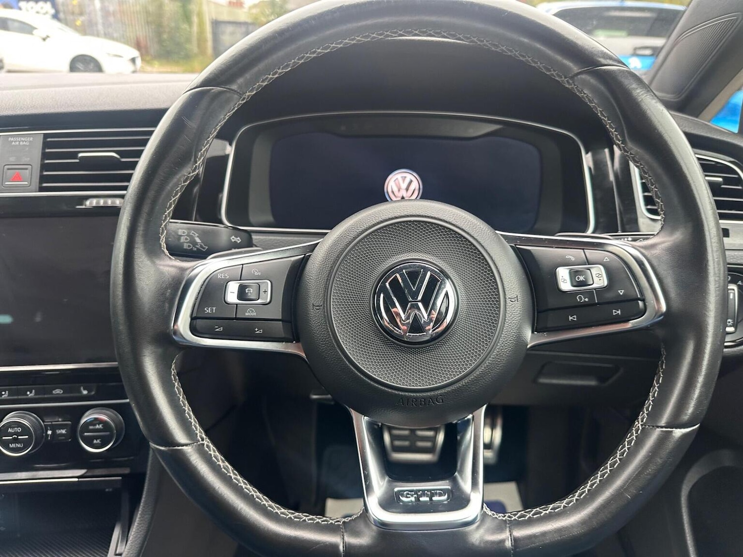 Used Volkswagen Golf 2017 for sale - 76818014: Photo 32