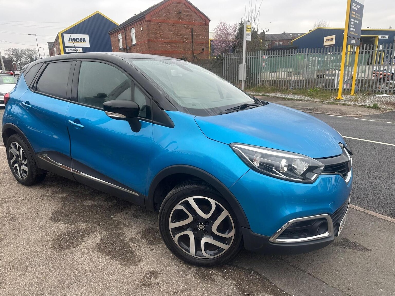 Used Renault Captur 2017 for sale - 77792865: Photo 9