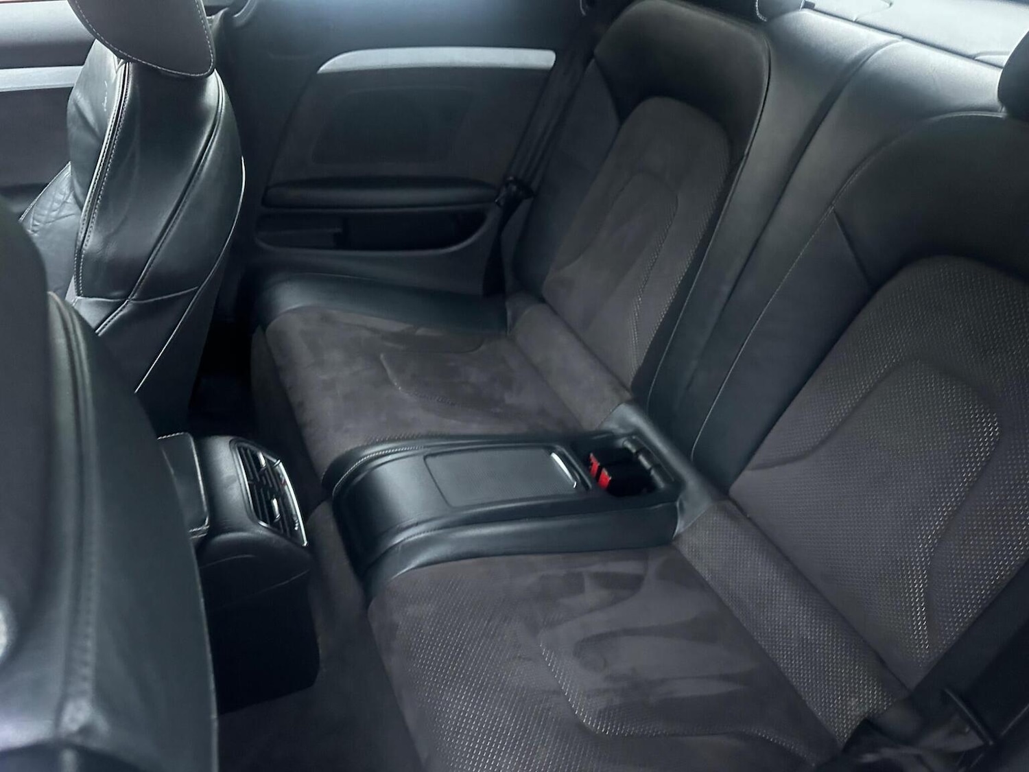 Used Audi A5 Cabriolet 2010 for sale - 77140695: Photo 9