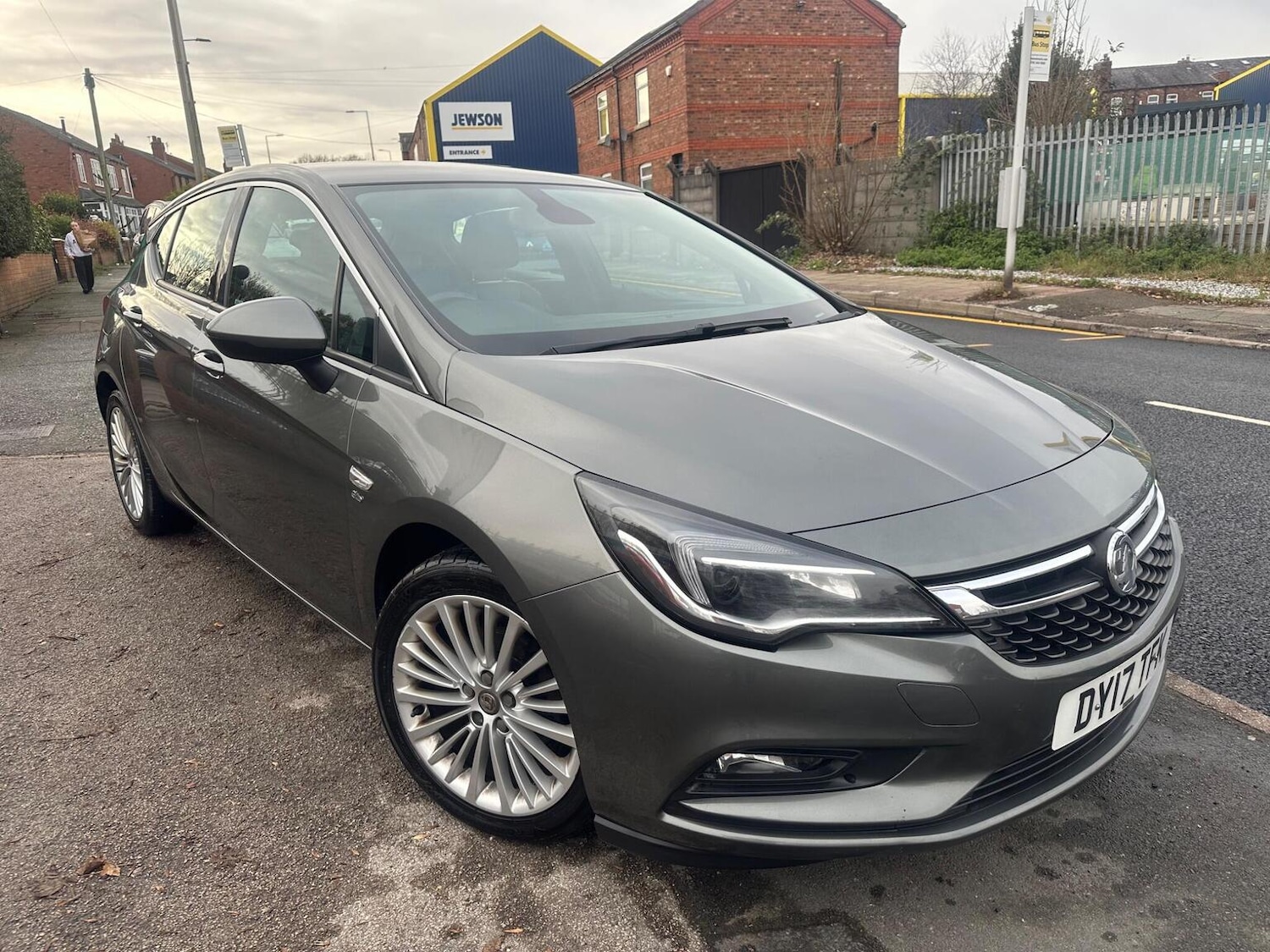 Used Vauxhall Astra 2017 for sale - 76818017: Photo 1