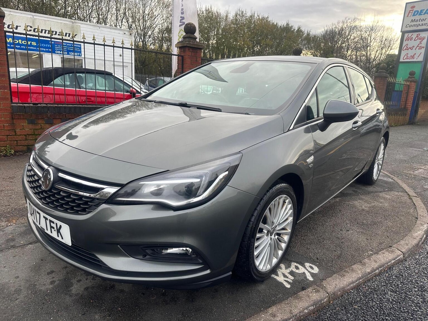 Used Vauxhall Astra 2017 for sale - 76818017: Photo 2
