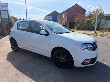 Used Dacia Sandero 2017 for sale - 78340056: Photo